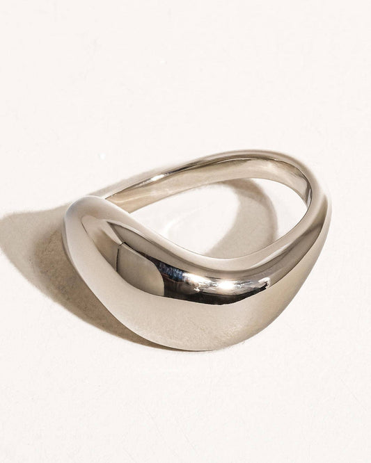 Erin 18K Non-Tarnish Classic Wavy Band