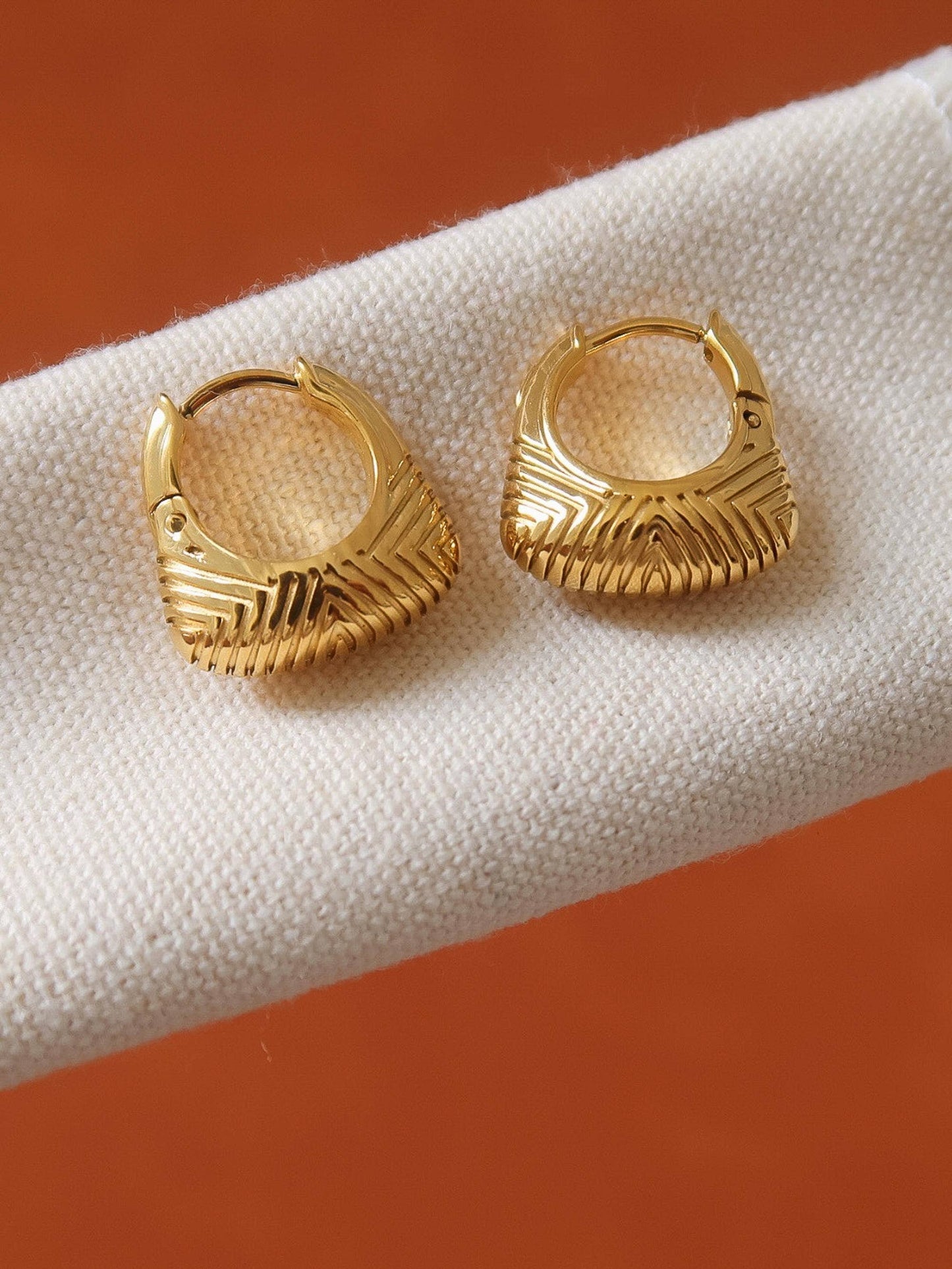Prisme 18K Gold Non-Tarnish Textured Hoop Earrings