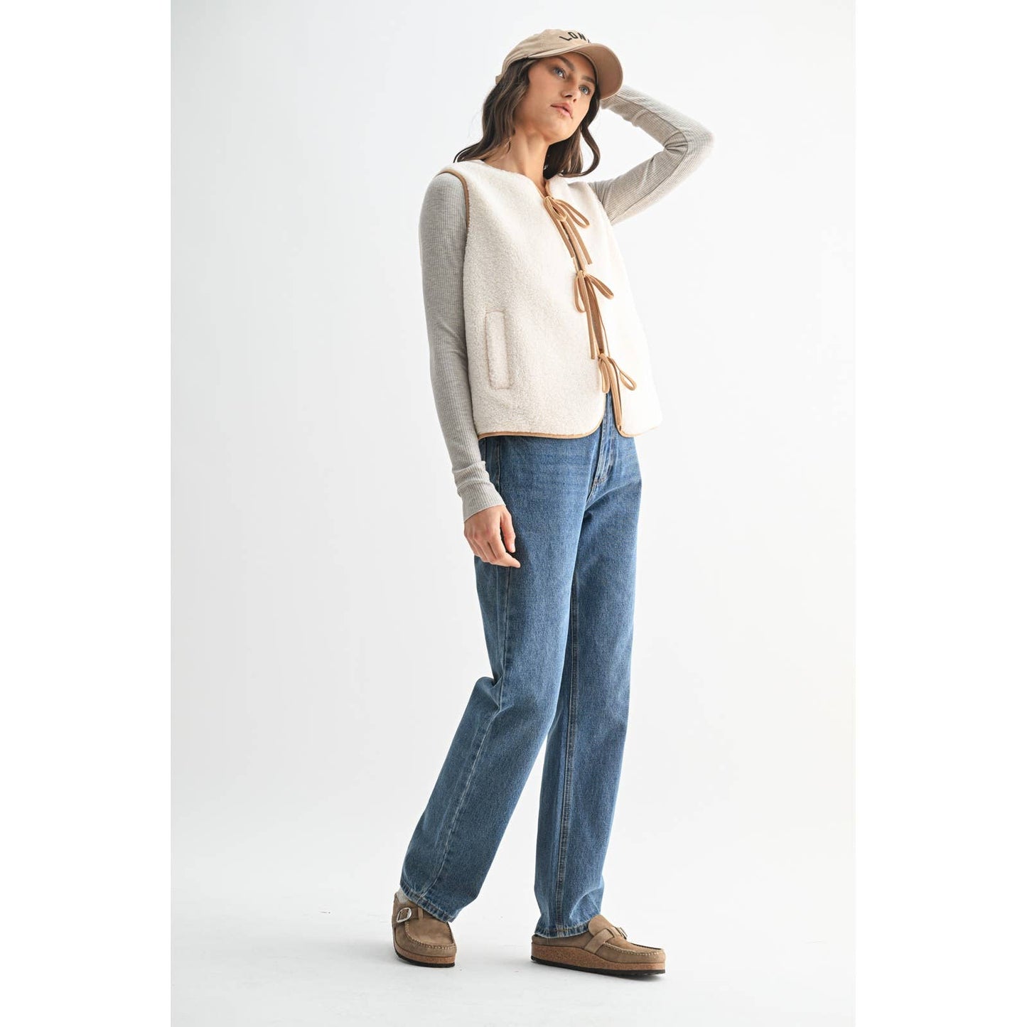 CONTRAST FLEECE VEST